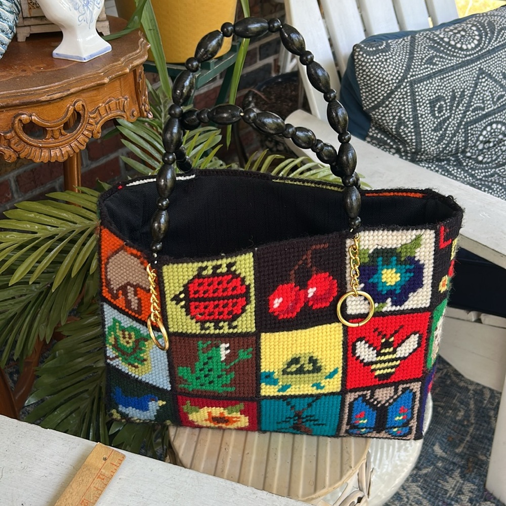 Vintage 70’s Grannycore Needlepoint Handbag with Black Beaded Handles - Picture 5 of 9